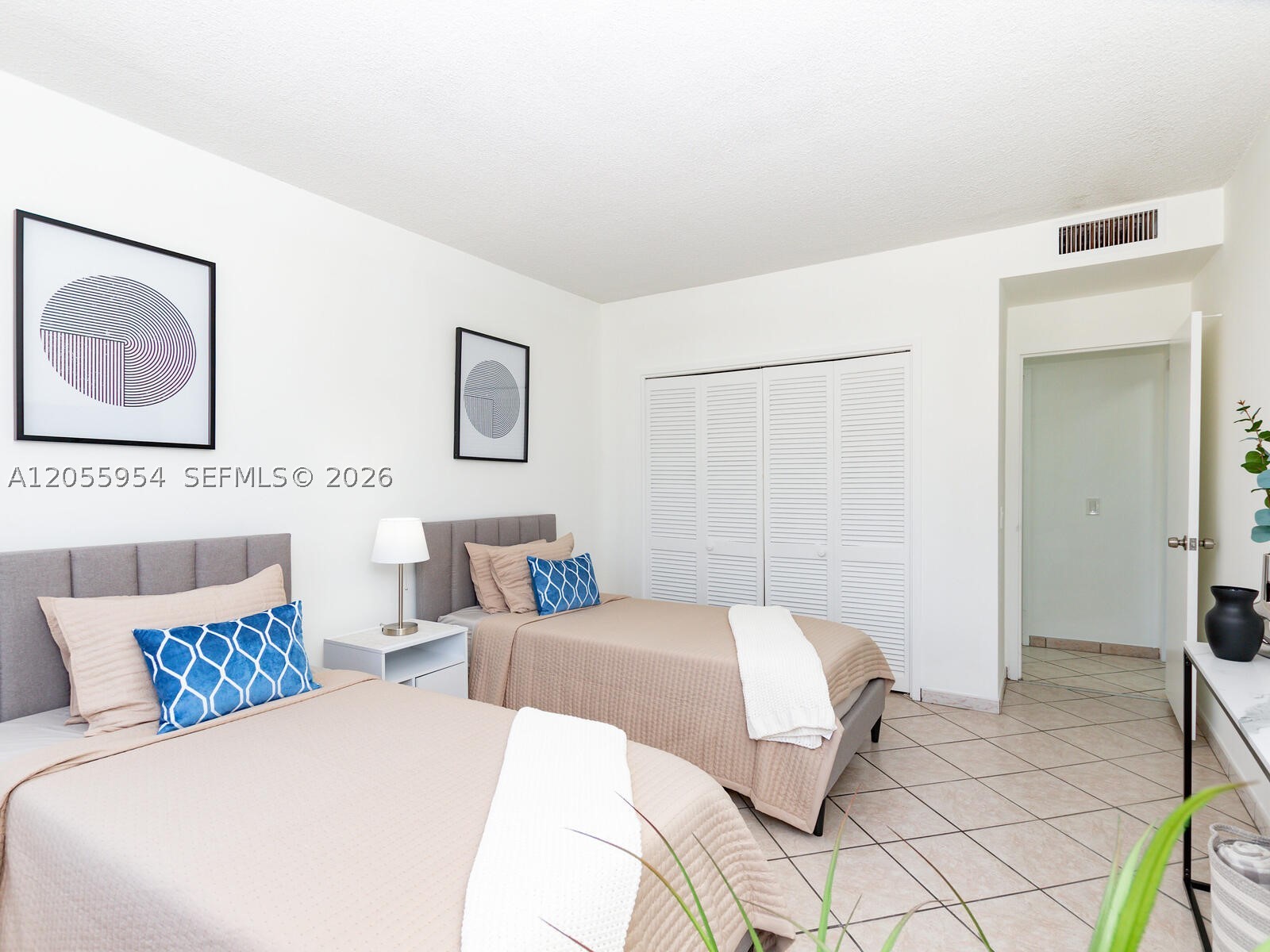 ALEXANDER TOWERS CONDO - Residential
