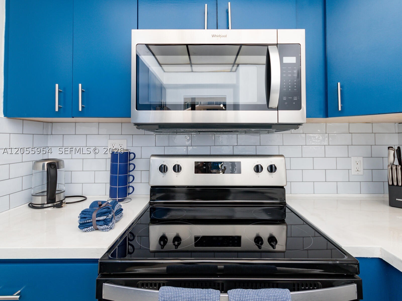 ALEXANDER TOWERS CONDO - Residential