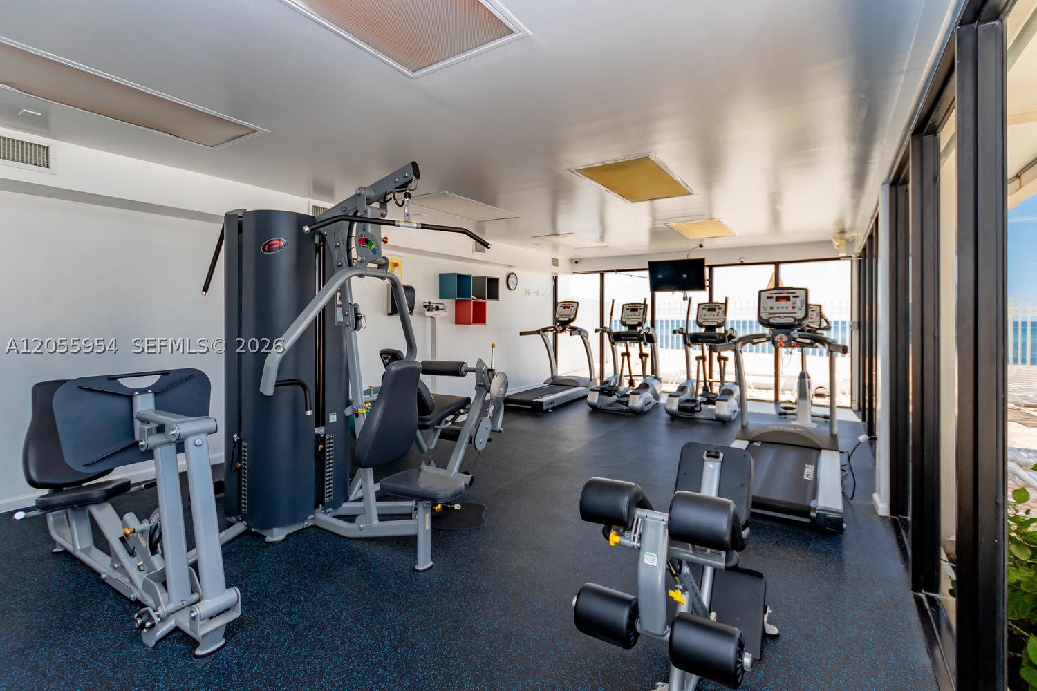 ALEXANDER TOWERS CONDO - Residential
