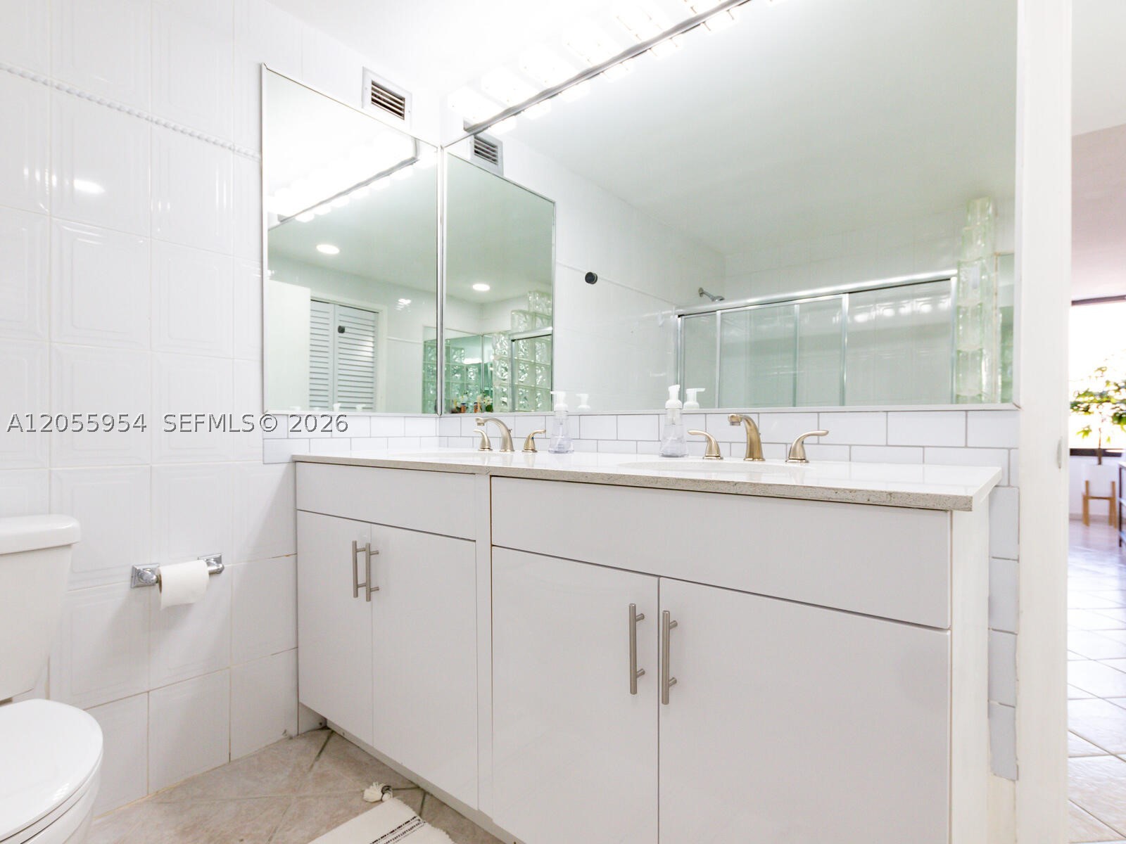 ALEXANDER TOWERS CONDO - Residential