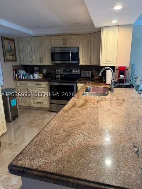 MEADOWBROOK LAKES VIEW CO - Residential