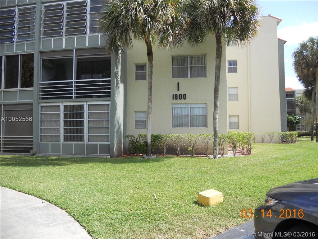 EXCELLENT VALUE FOR THIS SPACIOUS AND BRIGHT 1 BEDROOM, 1 BATH APARTMENT ON 3RD FLOOR IN COURTYARDS OF BROWARD. FEATURES INCLUDE EAT IN KITCHEN, NEW REFRIGERATOR, STOVE, WATER HEATER AND A/C, NEW VANITY IN BATHROOM. A GATED COMMUNITY WITH A GREAT LOCATION, CLOSE TO HIGHWAYS AND SHOPPING CENTERS. COMMON AREA LAUNDRY. PERFECT FOR INVESTORS, NO RENTAL RESTRICTIONS, ALL AGES WELCOME.