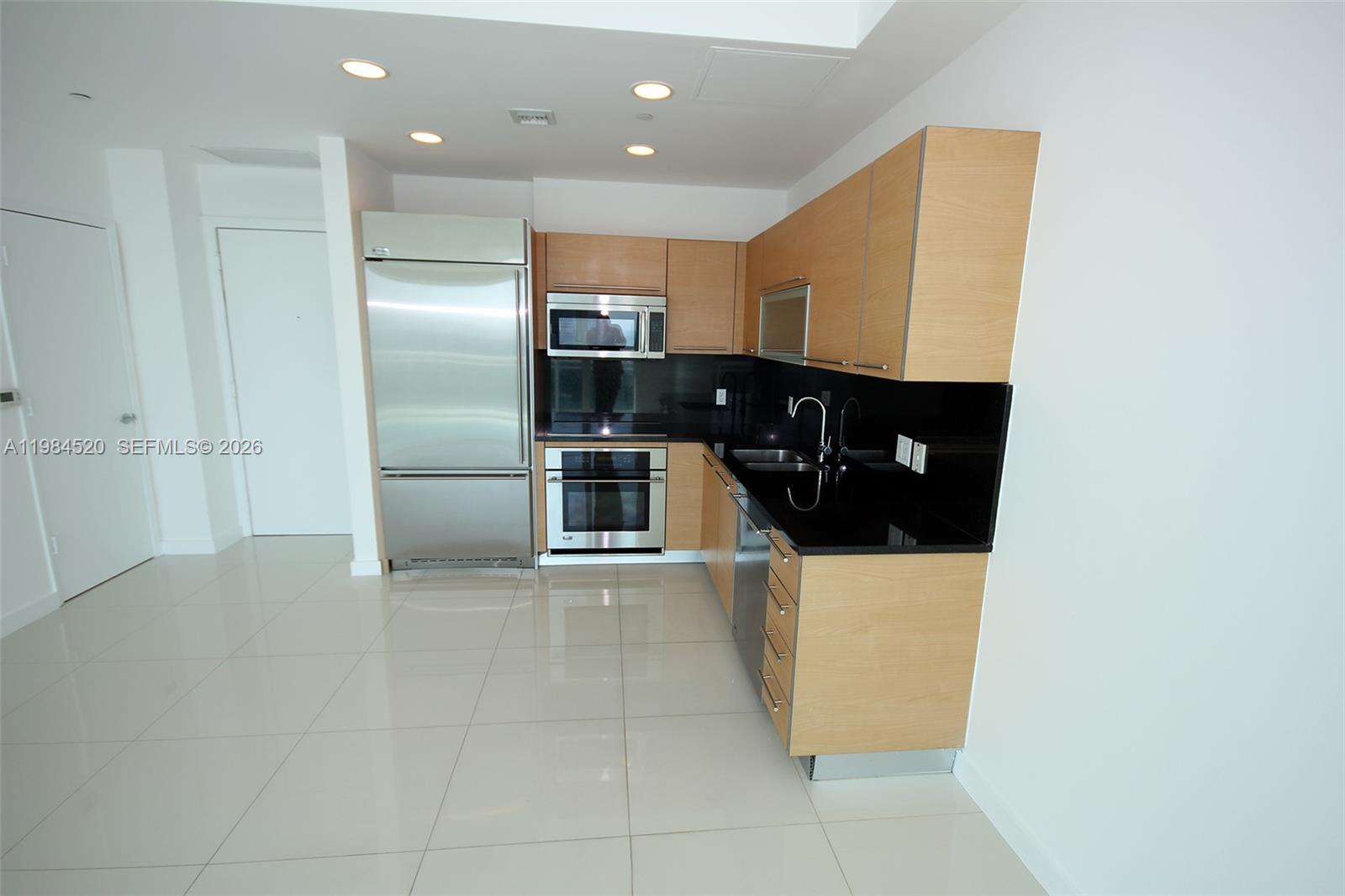 THE PLAZA 851 BRICKELL - Residential Lease