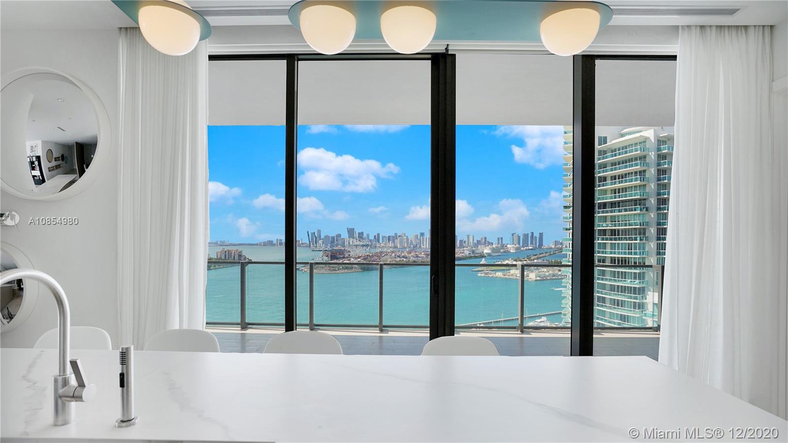 APOGEE CONDO - Residential