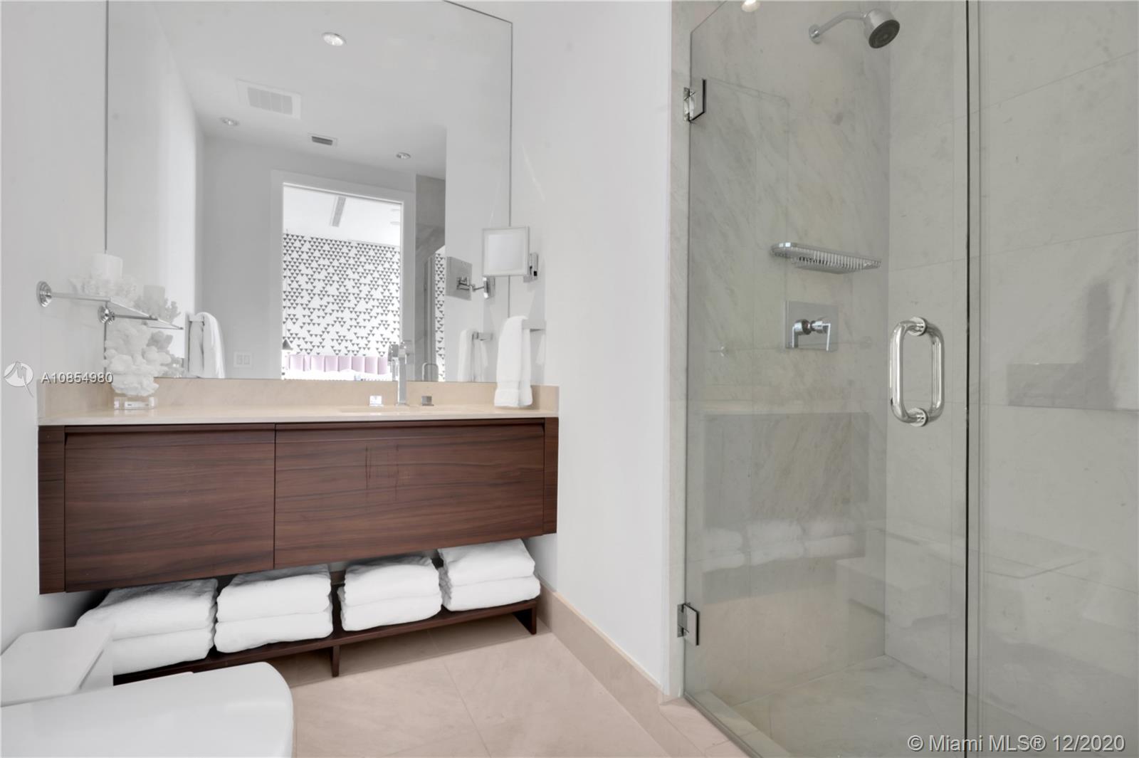 APOGEE CONDO - Residential