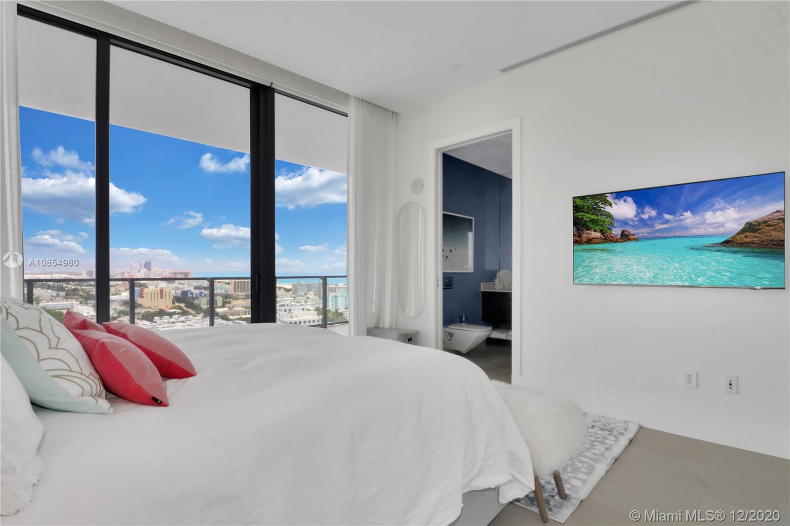 APOGEE CONDO - Residential