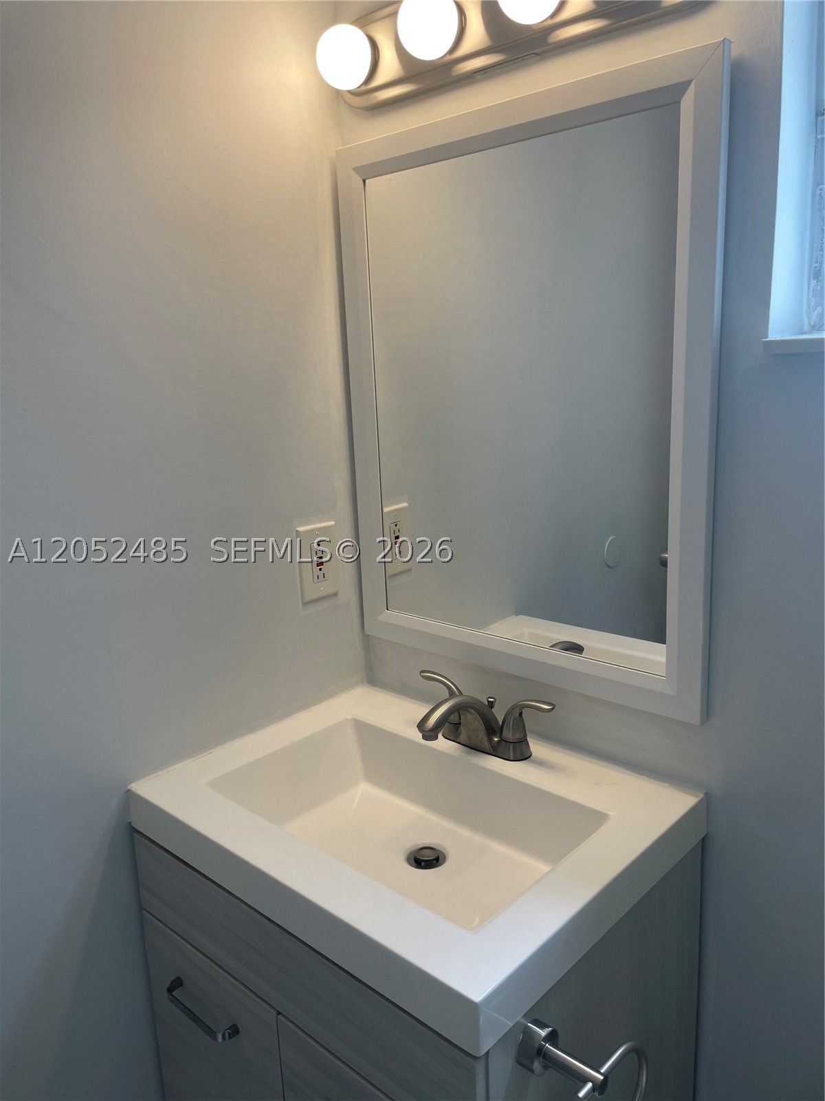 CLEVE APTS CONDO - Residential Lease
