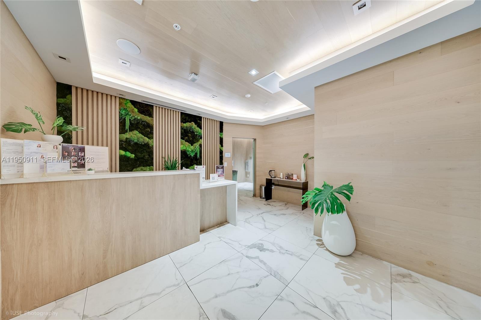 IVY CONDO - Residential