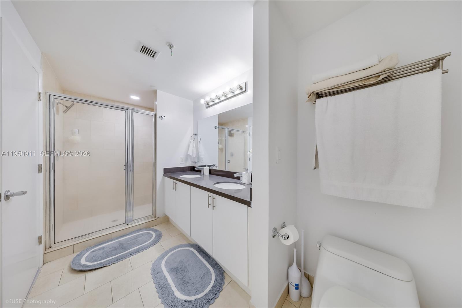 IVY CONDO - Residential