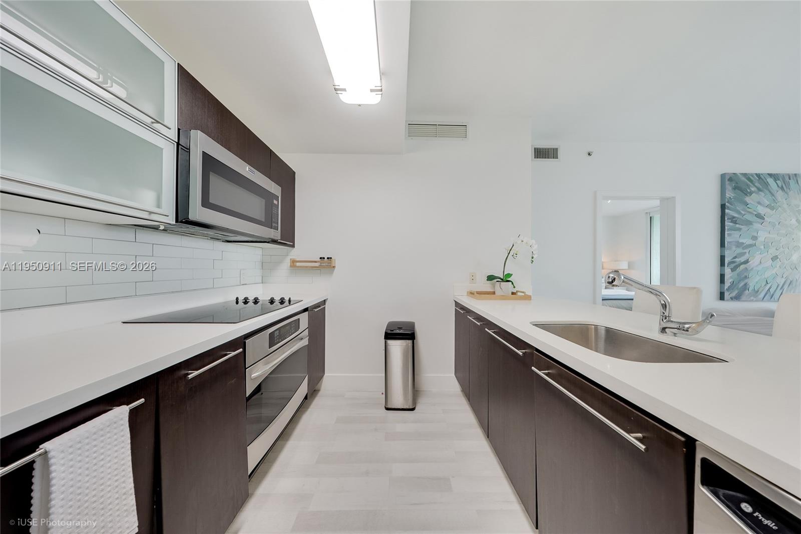 IVY CONDO - Residential