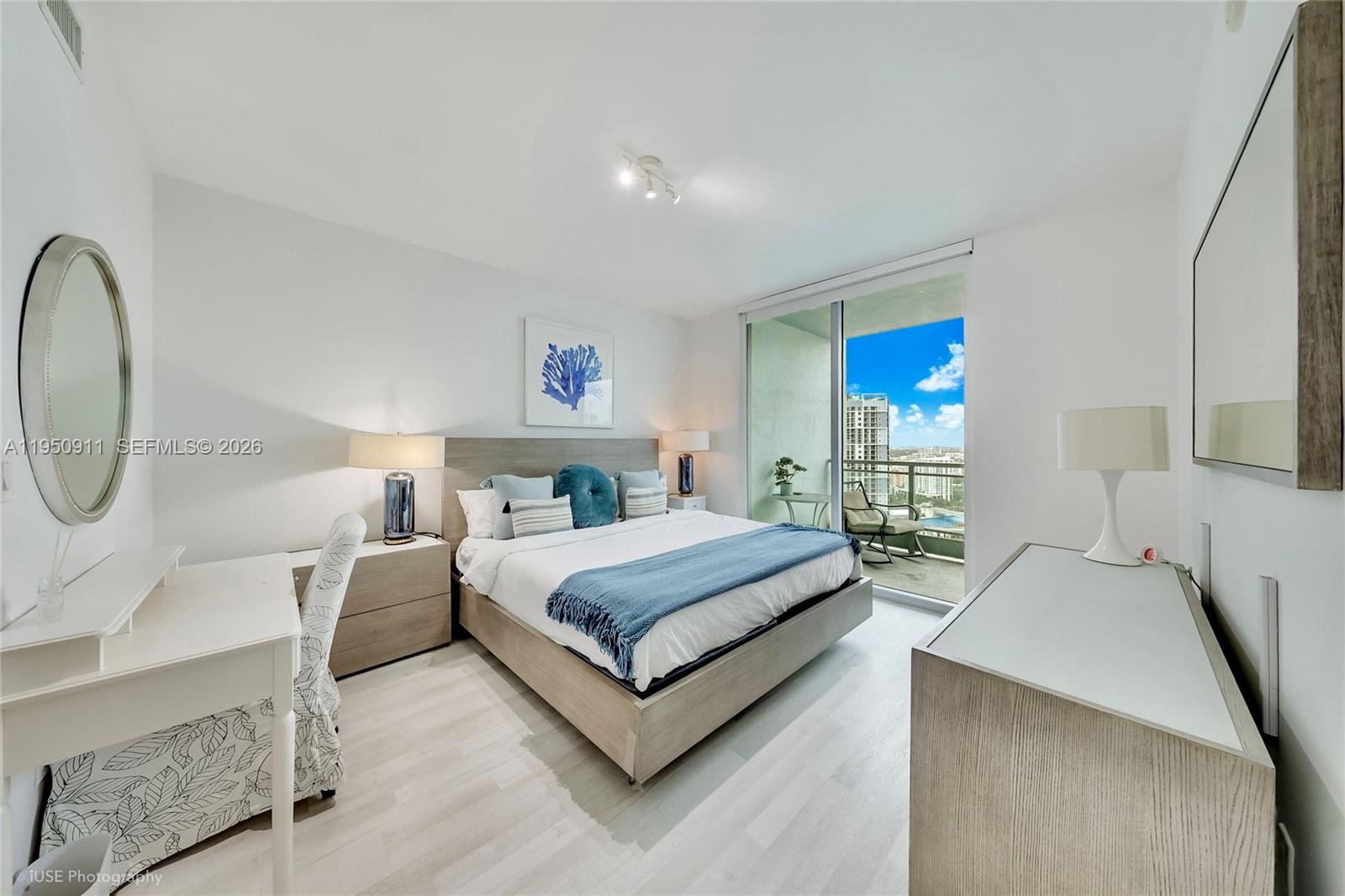 IVY CONDO - Residential