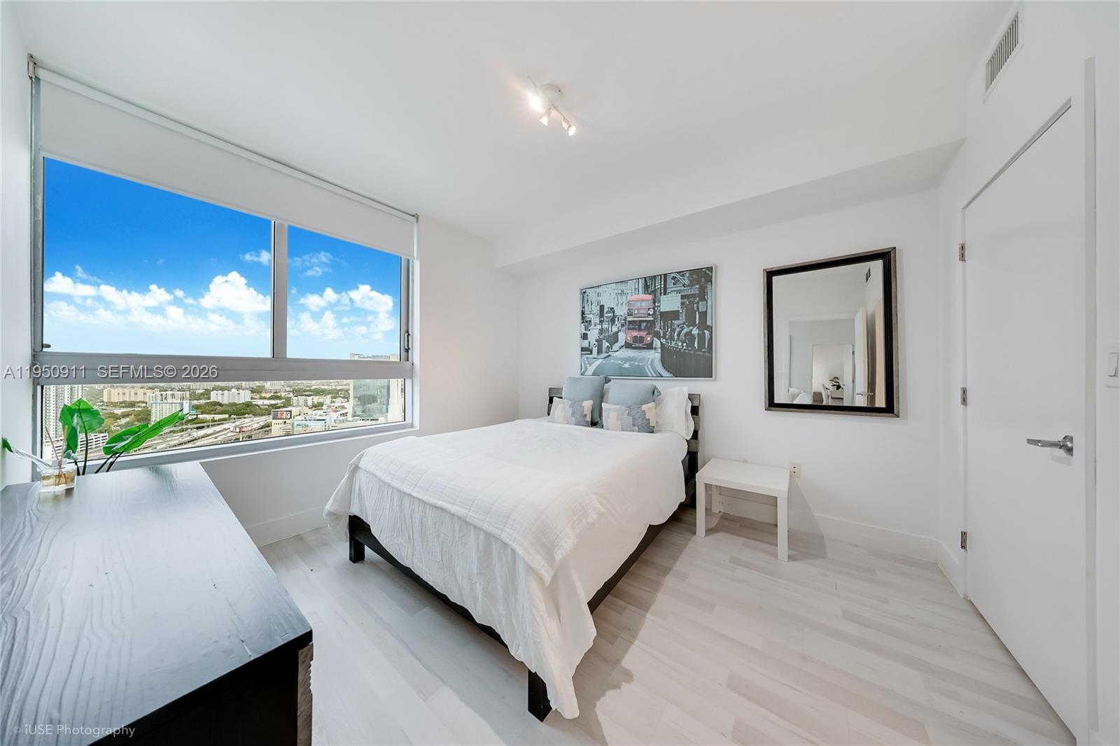 IVY CONDO - Residential
