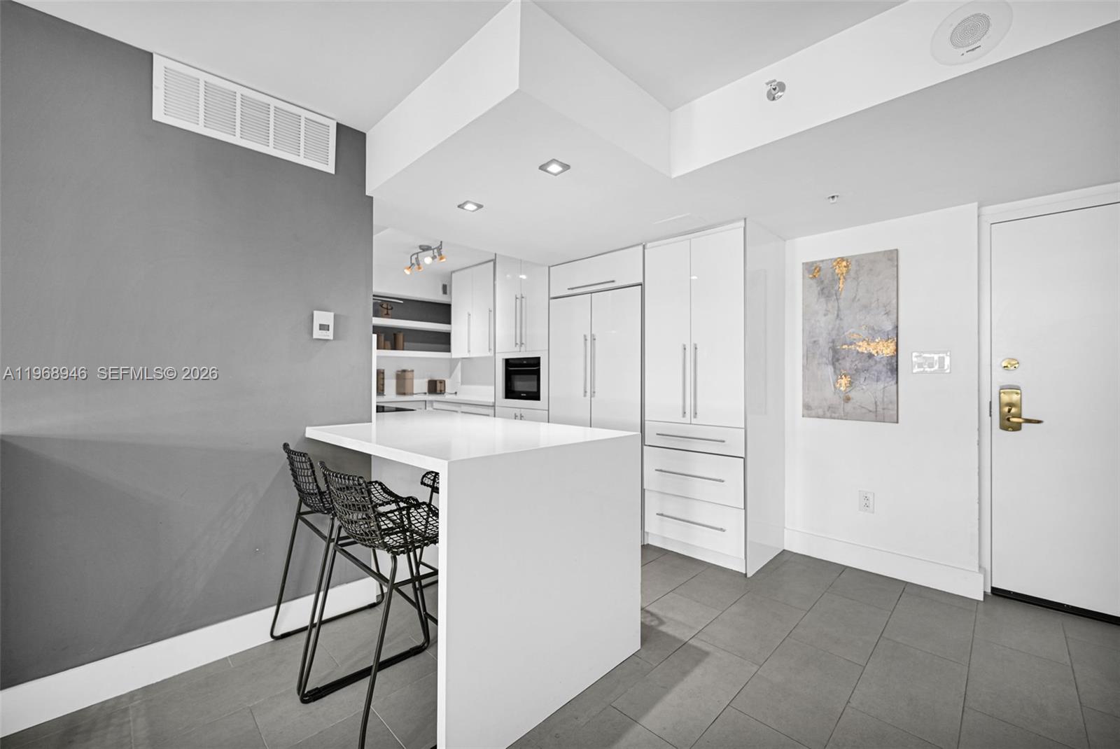 THE ALEXANDER CONDO - Residential