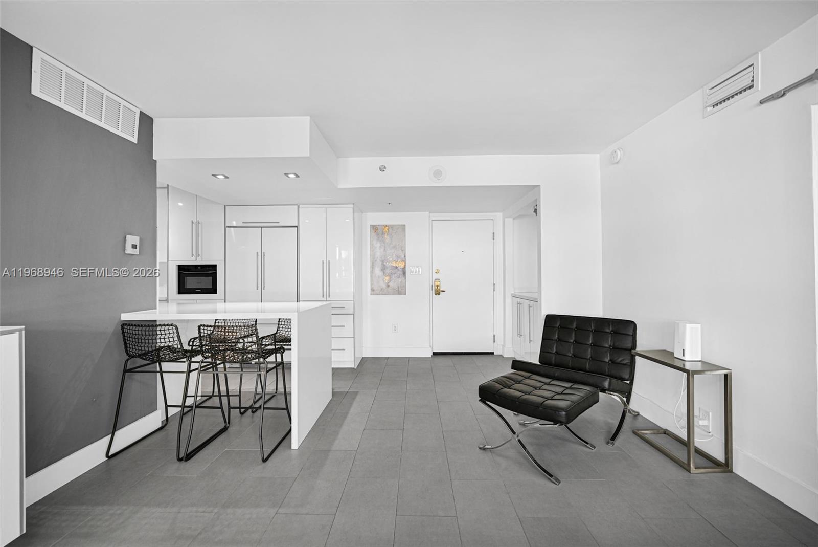 THE ALEXANDER CONDO - Residential