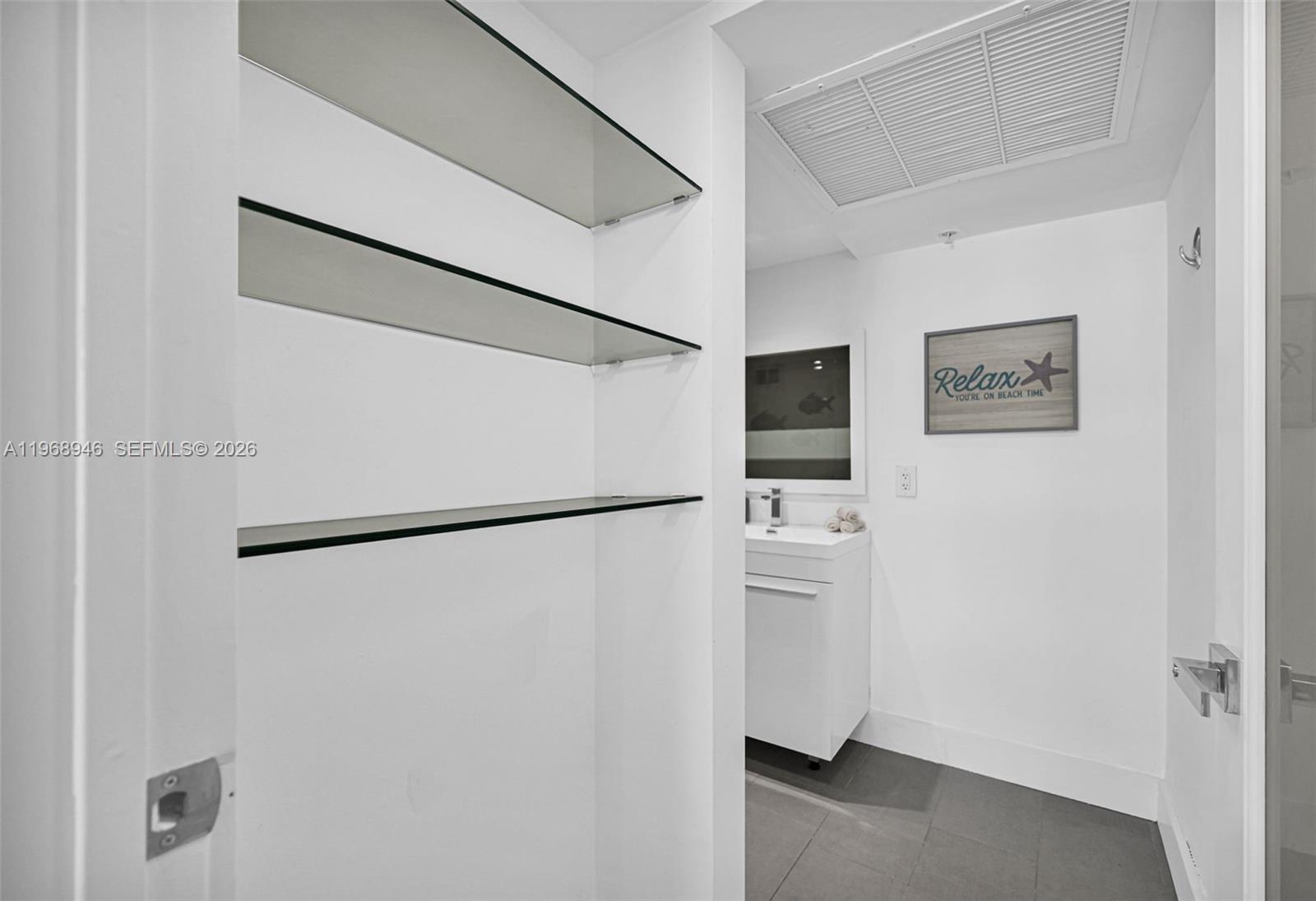 THE ALEXANDER CONDO - Residential