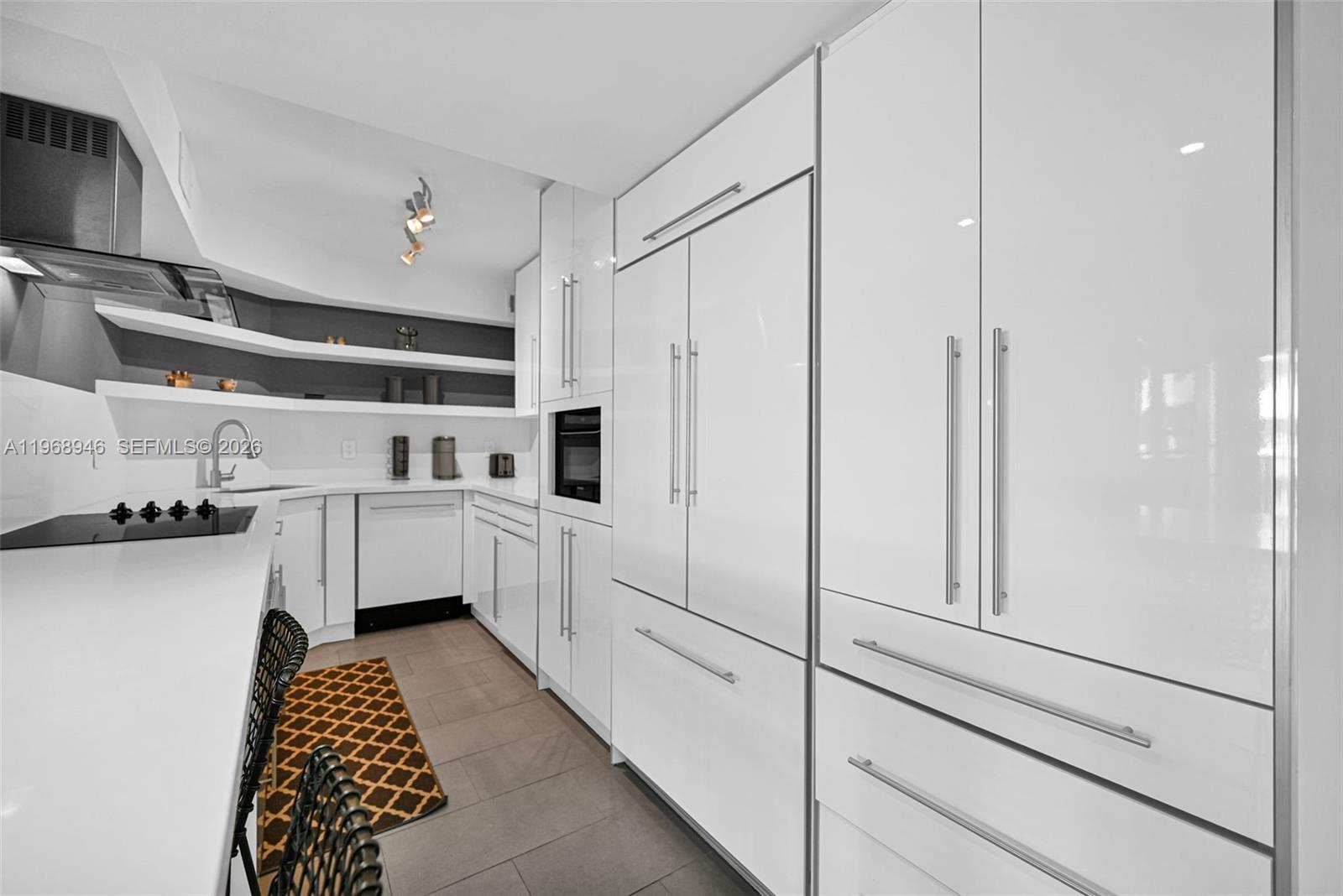 THE ALEXANDER CONDO - Residential