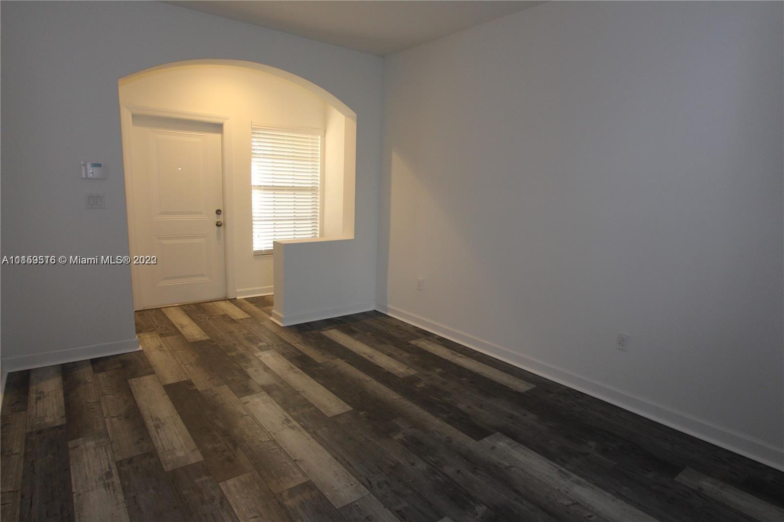 CHAMPION LAKES - Residential
