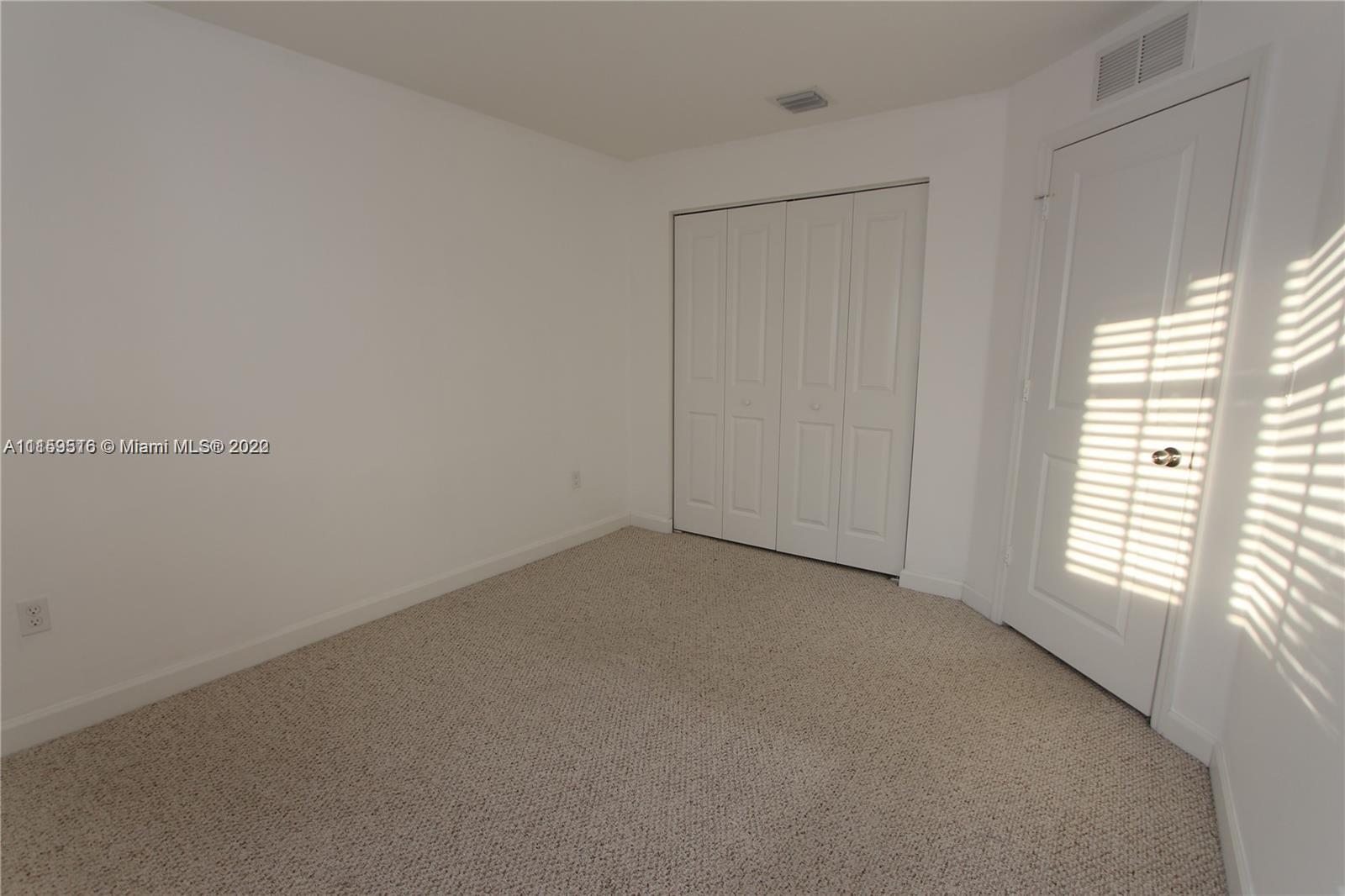 CHAMPION LAKES - Residential