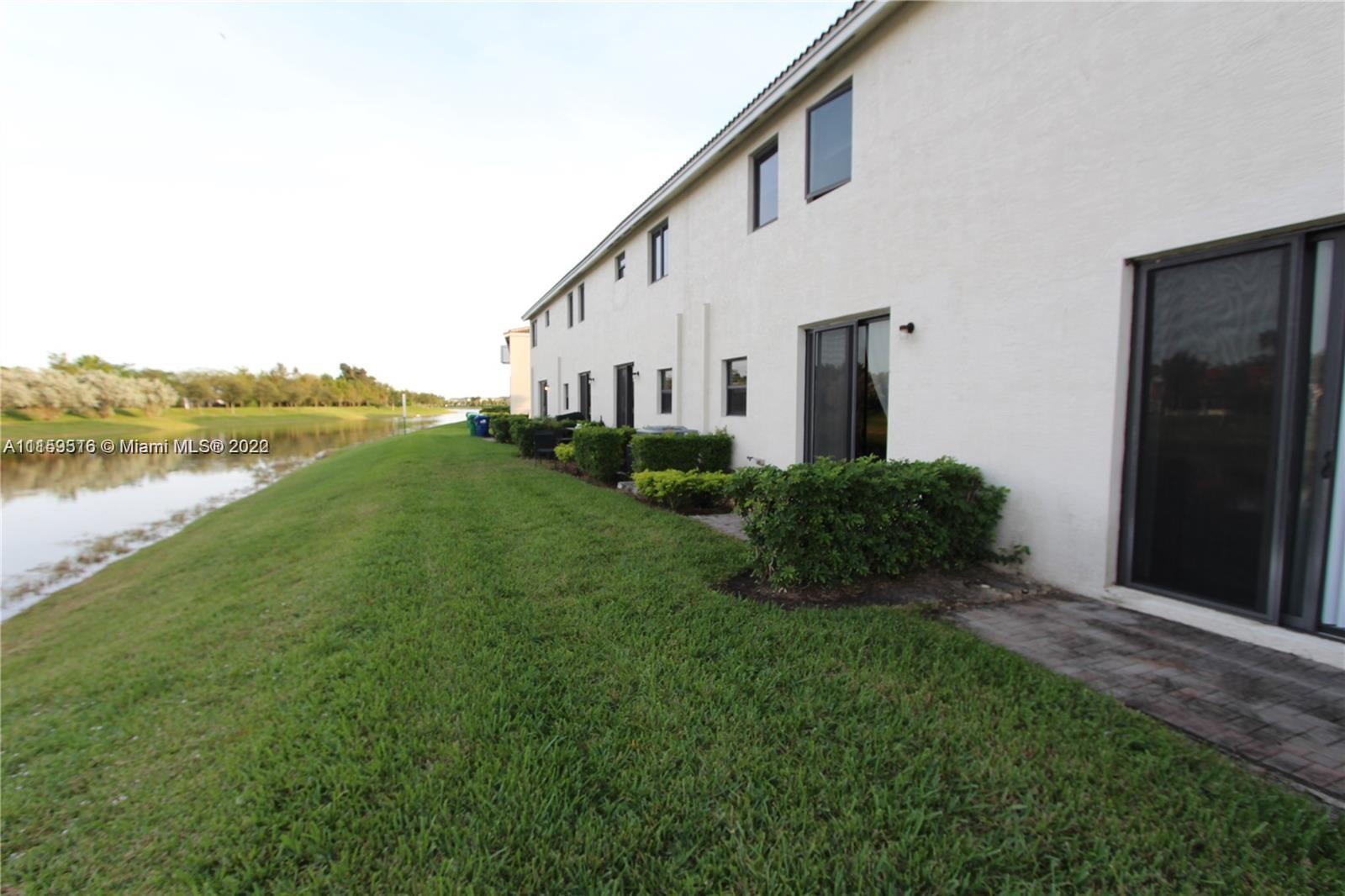 CHAMPION LAKES - Residential