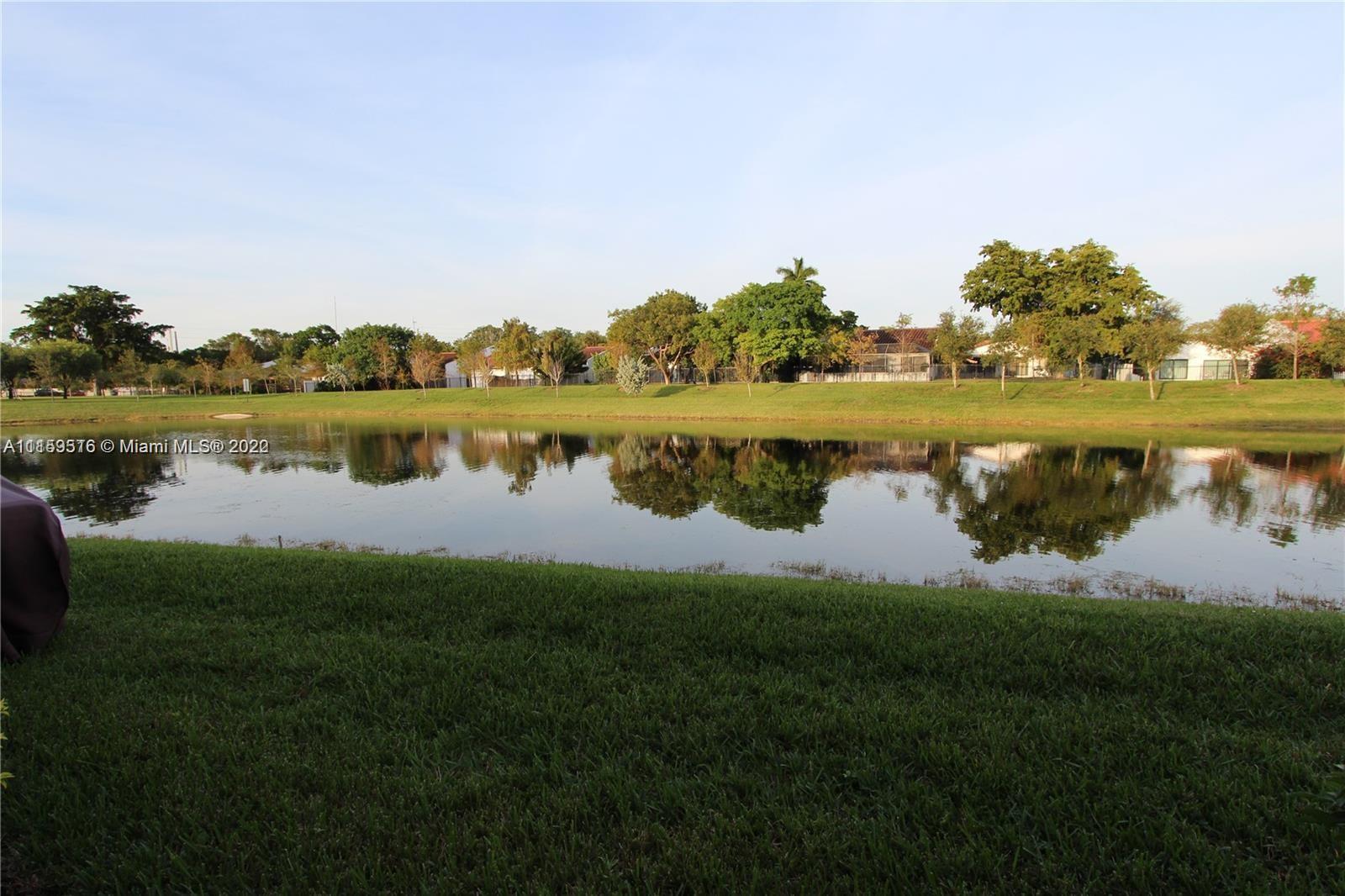 CHAMPION LAKES - Residential