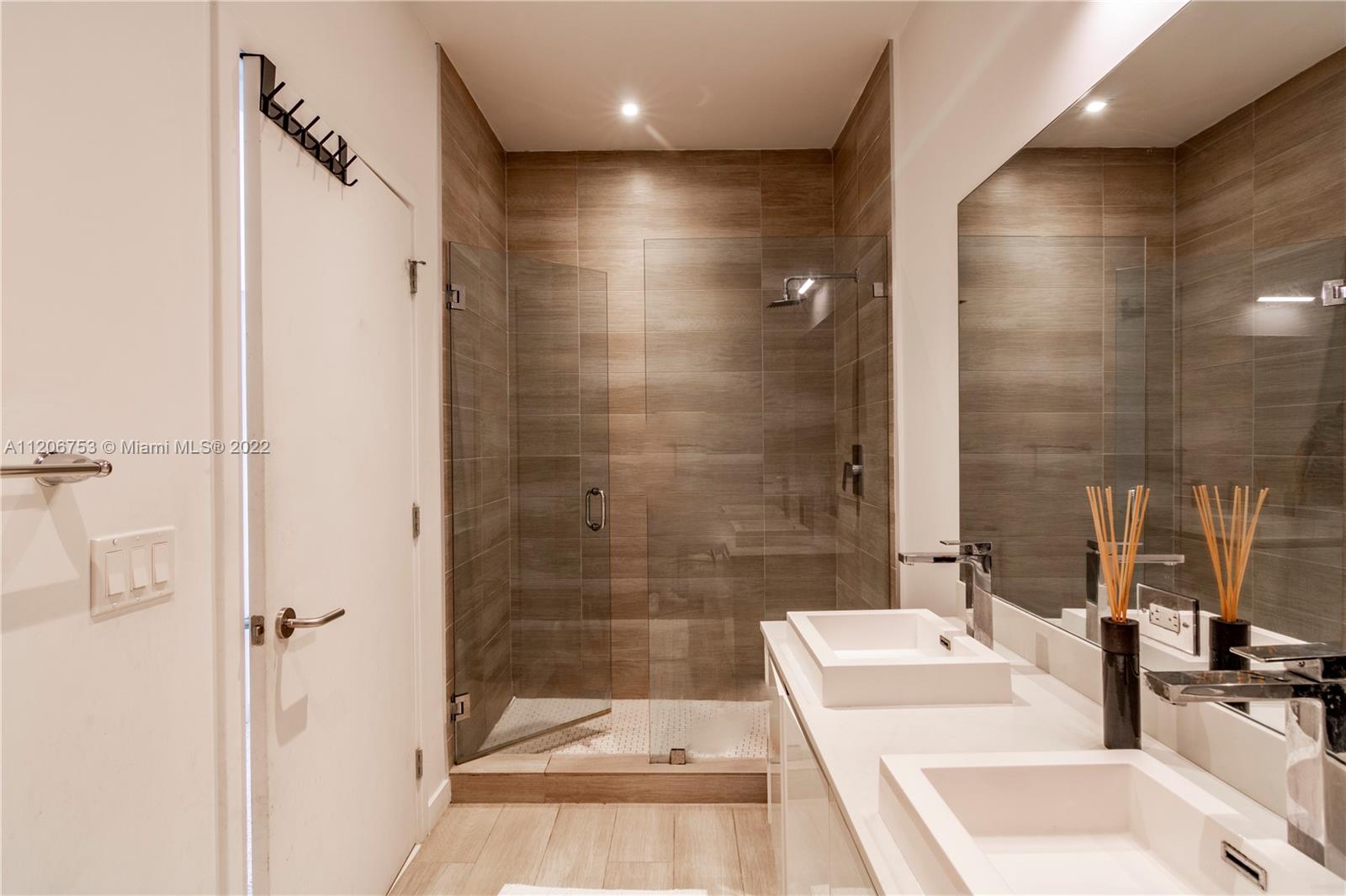 LE PARC AT BRICKELL CONDO - Residential