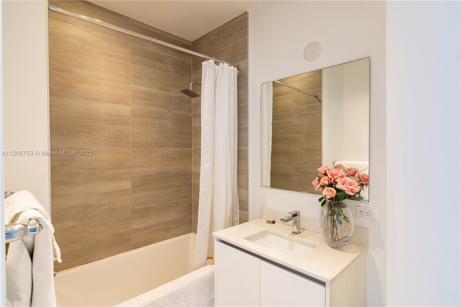 LE PARC AT BRICKELL CONDO - Residential