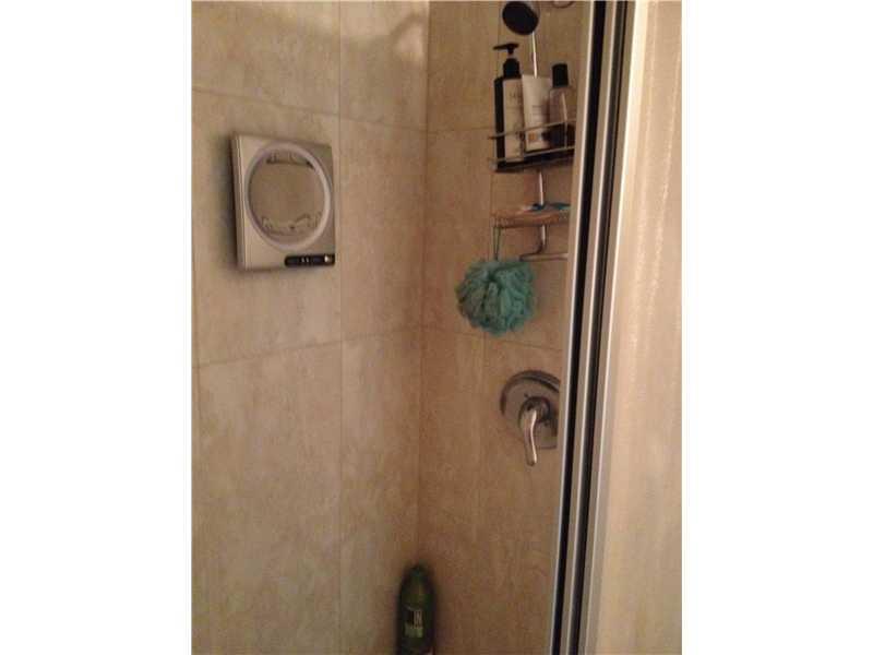 DE SOTO PARK CONDO - Residential Lease