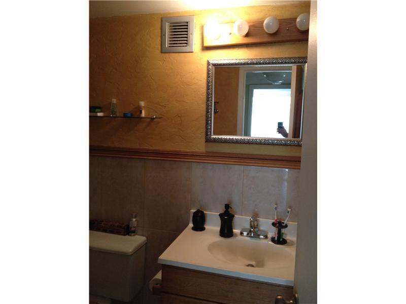 DE SOTO PARK CONDO - Residential Lease