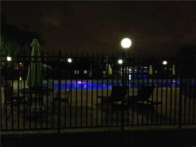 DE SOTO PARK CONDO - Residential Lease