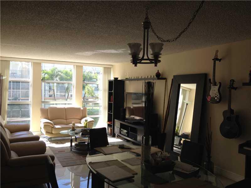 DE SOTO PARK CONDO - Residential Lease
