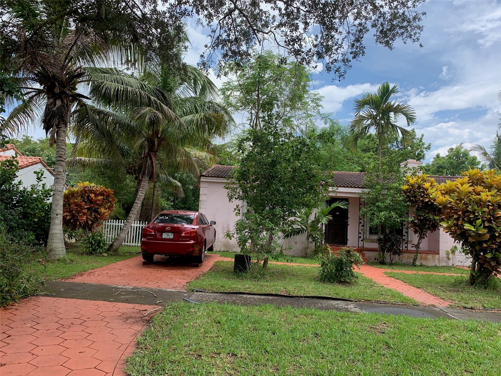 Stunning views in highly sought-after GOLD CREST A SUBDIVISION in Miami Shores! Incredible property with volume ceilings and lots of windows for natural lighting! Beautiful granite counter tops in kitchen with stool seating area for family enjoyment. Oversize master bedroom with whirlpool tub, dual sinks and separate shower. Formal dining area with family room and living room overlooking the trees. Perfectly located close to all major highways for access to anywhere. Backyard can be expanded, and pool added. Enjoy the beautiful sunrise and sunsets while overlooking the backyard. Please be advised that the property is in probate process.