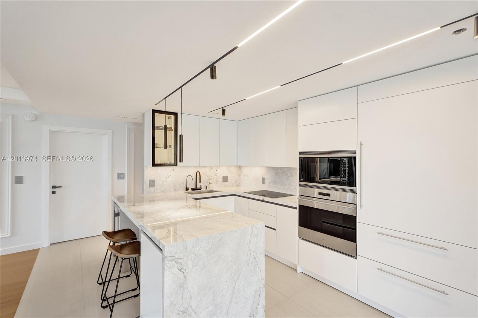 BAY HARBOUR ISLAND - Residential