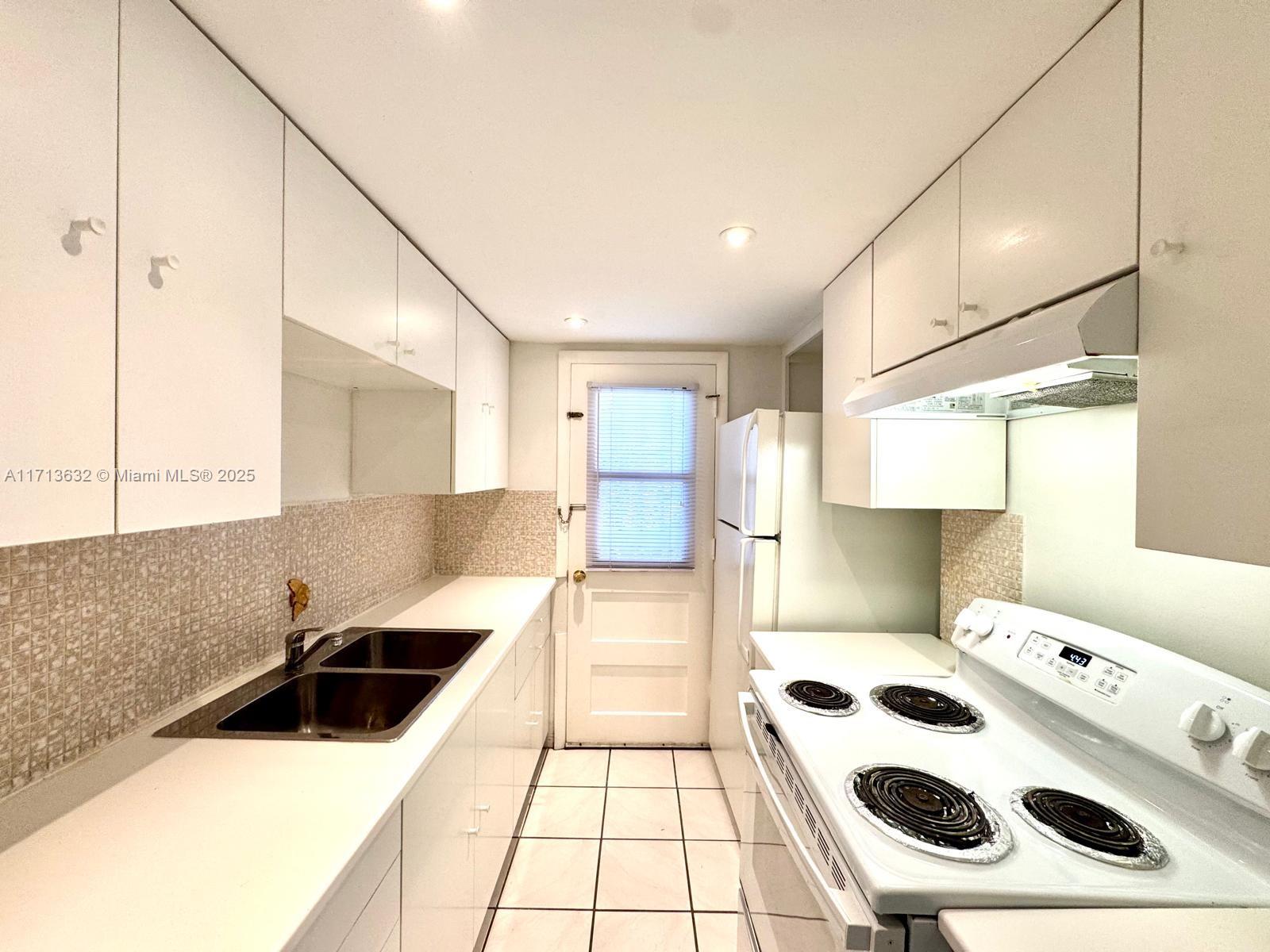 1475 TERRA TOWERS CONDO - Residential Lease