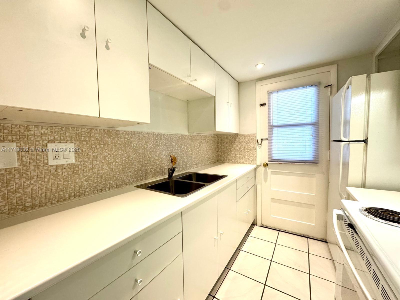 1475 TERRA TOWERS CONDO - Residential Lease