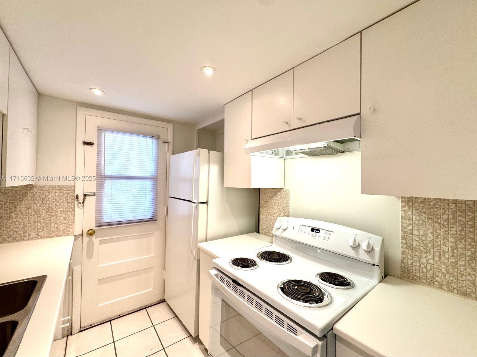 1475 TERRA TOWERS CONDO - Residential Lease