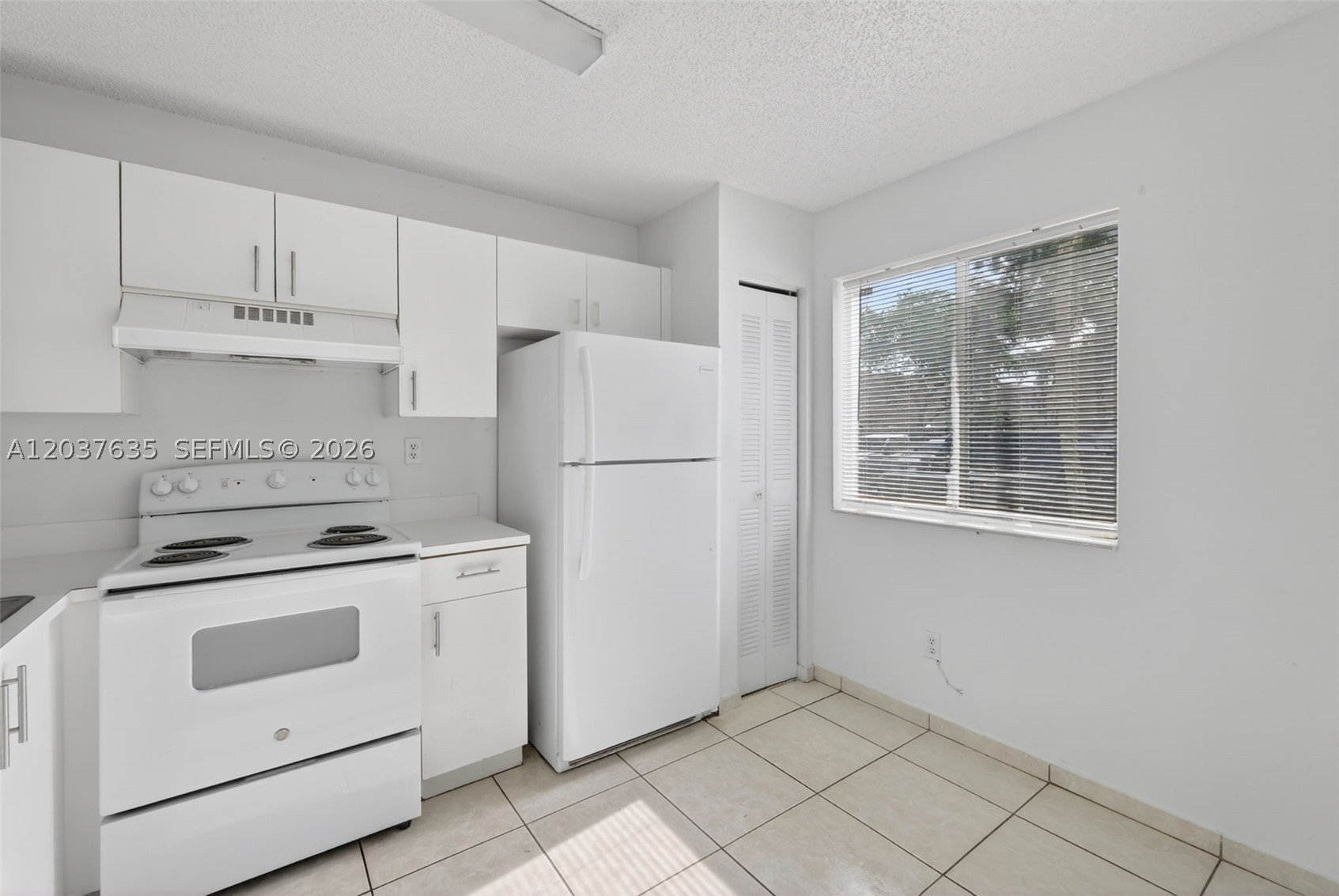 WEITZER SERENA LAKES TOWN - Residential
