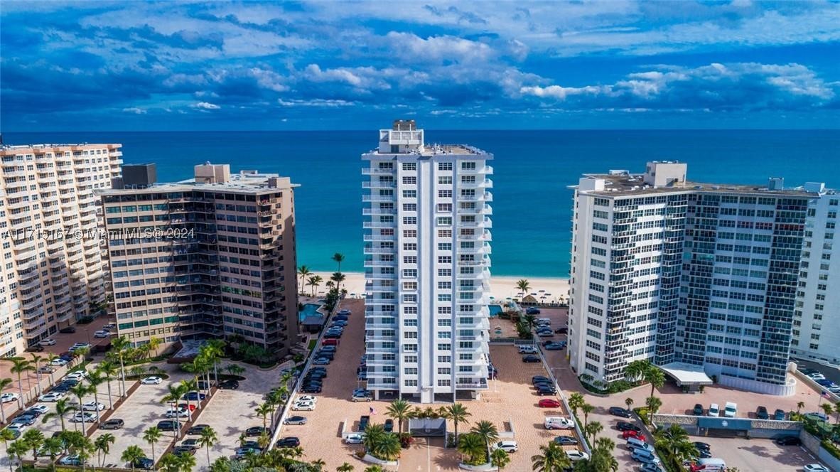 REGENCY TOWER SOUTH CONDO - Residential