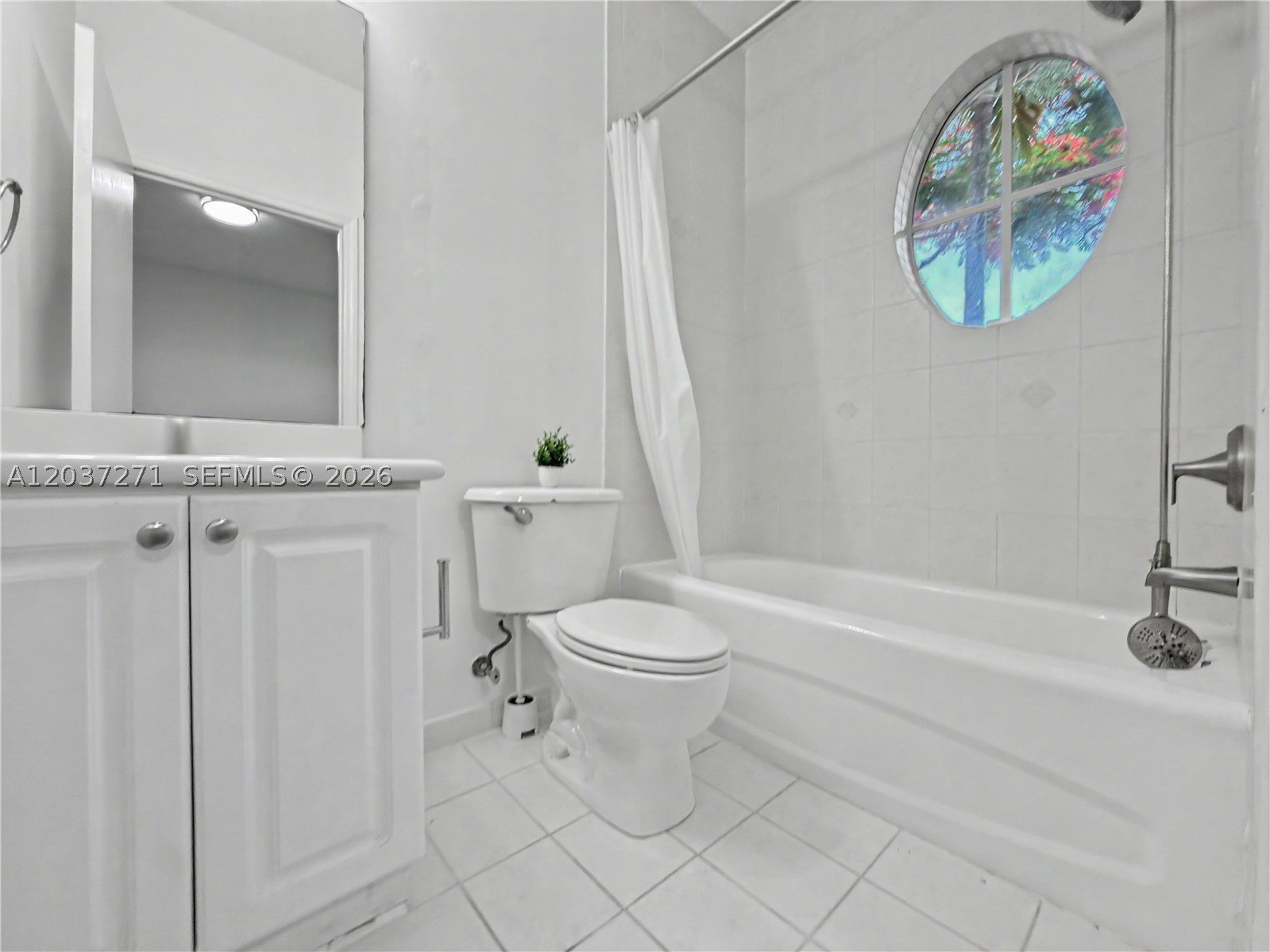 HAMPTON ISLES CONDO - Residential