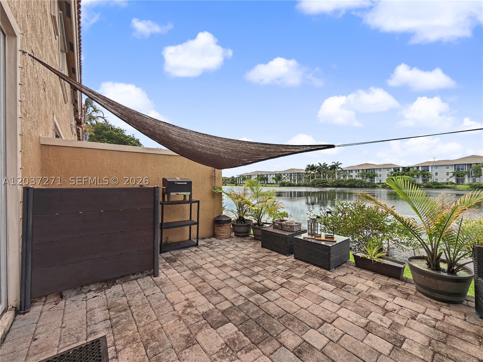 HAMPTON ISLES CONDO - Residential