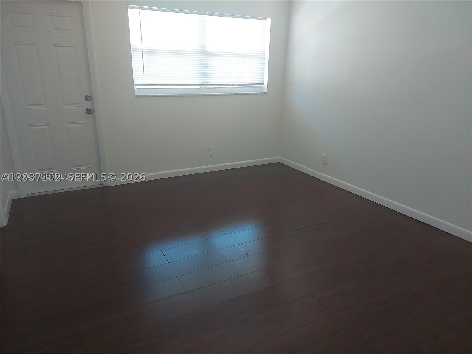 SOUTHAMPTON CONDO - Residential