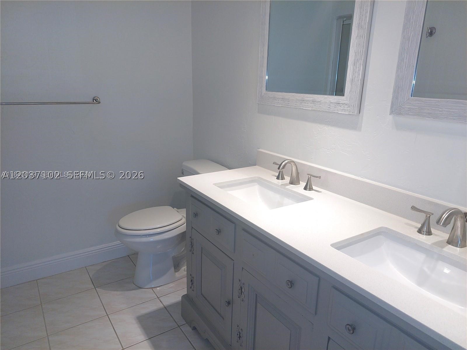 SOUTHAMPTON CONDO - Residential