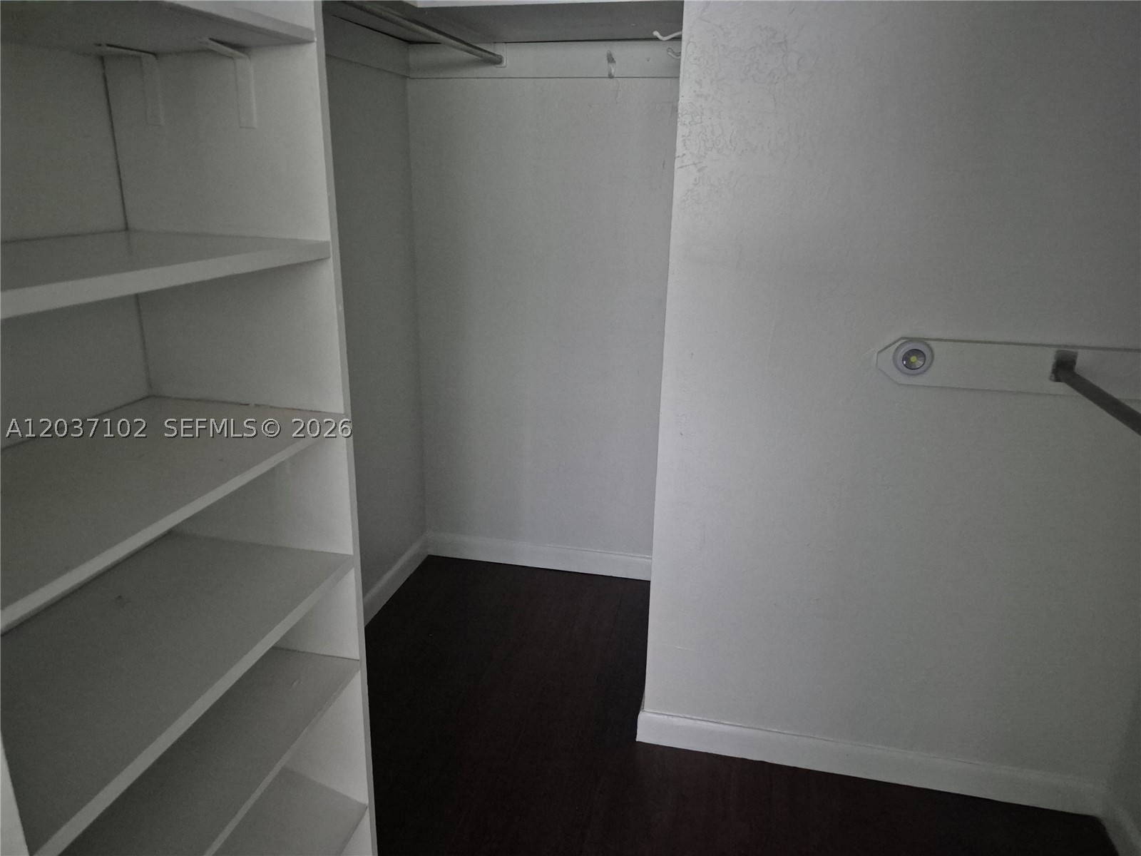 SOUTHAMPTON CONDO - Residential