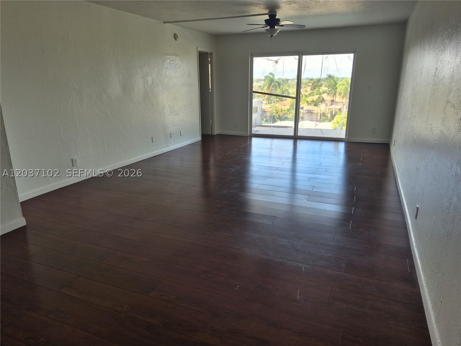 SOUTHAMPTON CONDO - Residential