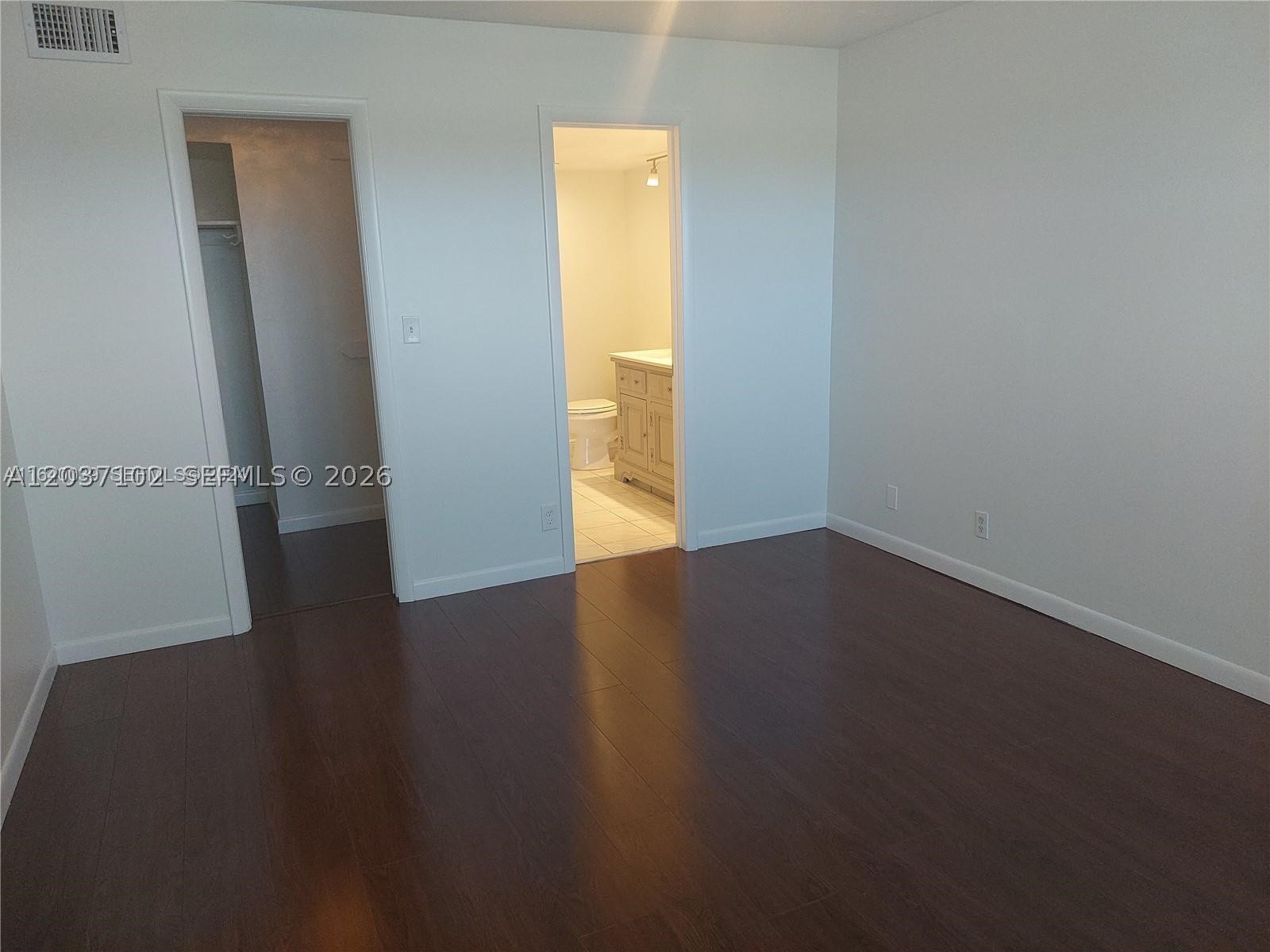 SOUTHAMPTON CONDO - Residential