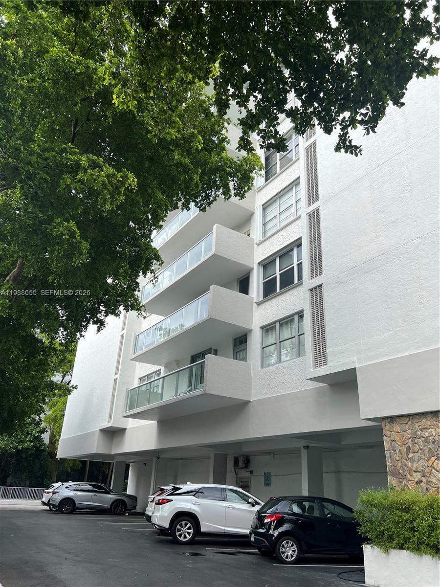 10000 PLAZA CONDO-NORTH T - Residential