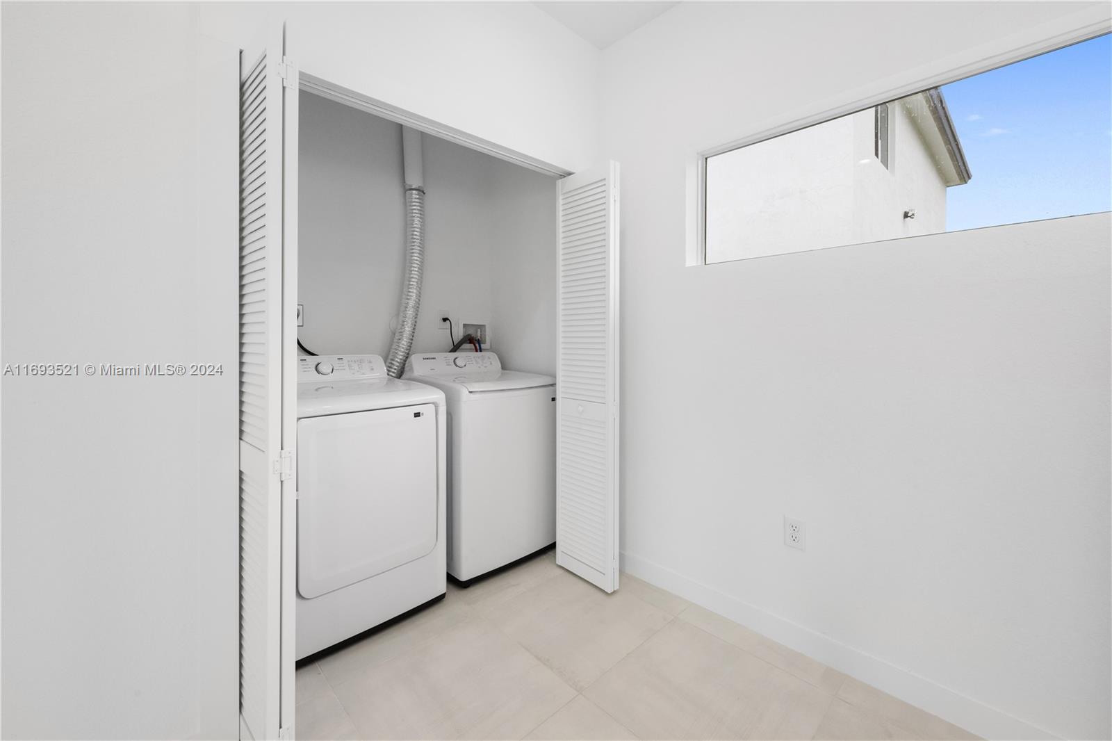 N MIAMI ESTATES - Residential Lease