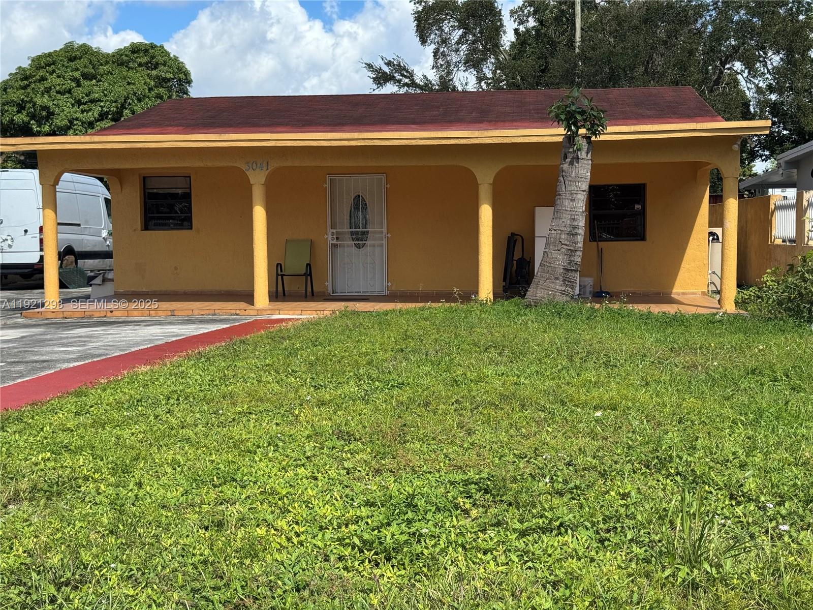 Beautiful 4 bedroom, 3 bath home located in a quiet and well established neighborhood. The property offers a spacious living area, and a large master suite with plenty of closet space. Enjoy a huge patio. The home also offers plenty of space to park boat or multiple vehicles.
No HOA. Ideal for investors or large families looking for comfort and space. Close to major roads, schools, shopping, and more. Easy to show.