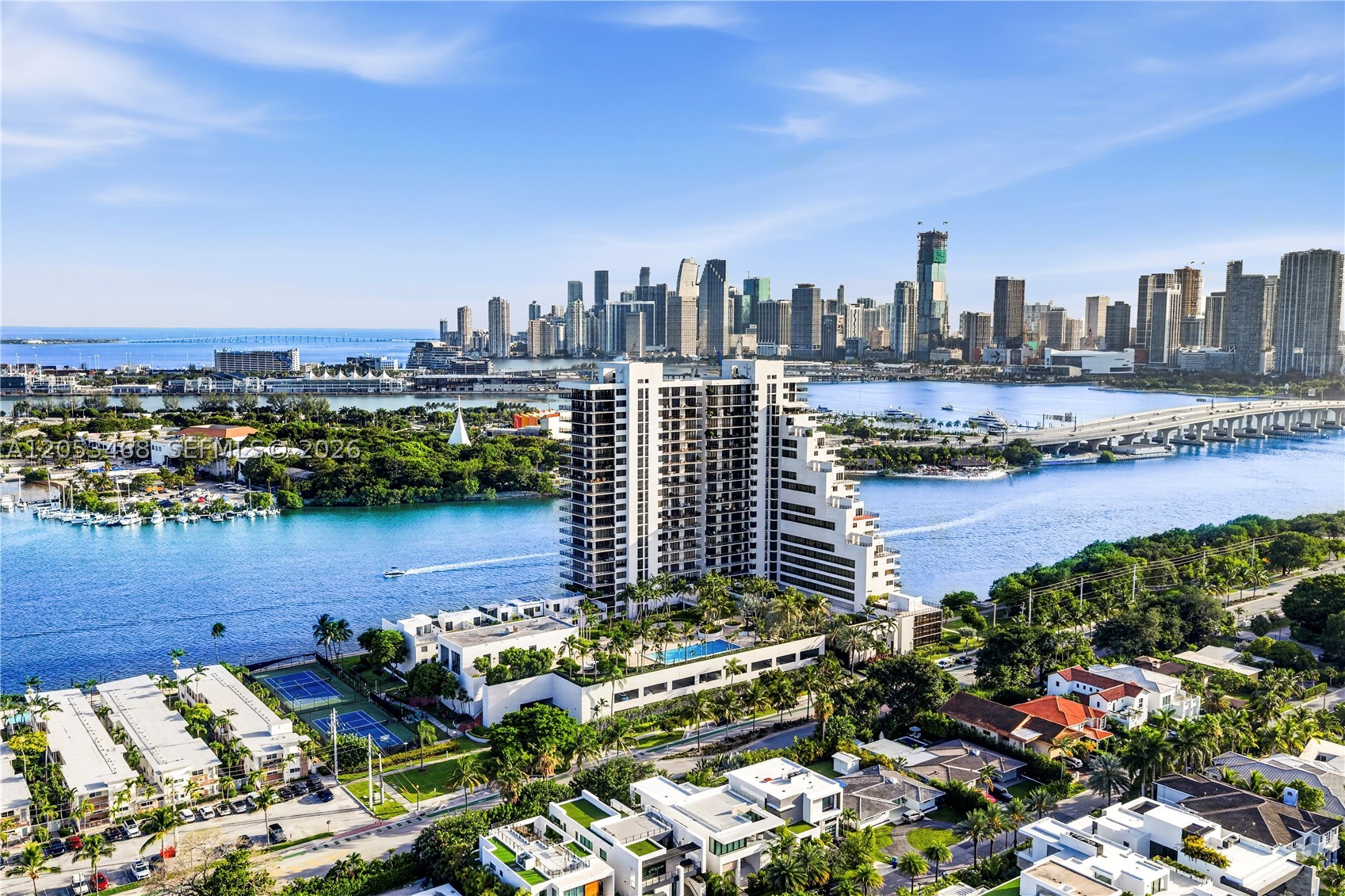 ONE THOUSAND VENETIAN WAY - Residential