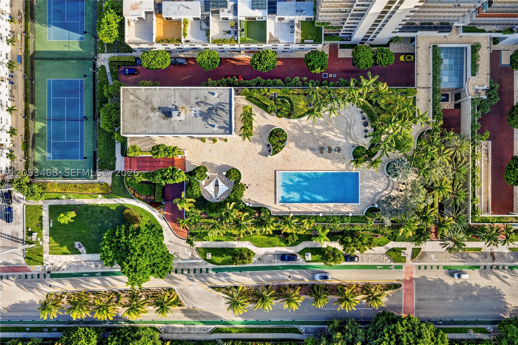 ONE THOUSAND VENETIAN WAY - Residential