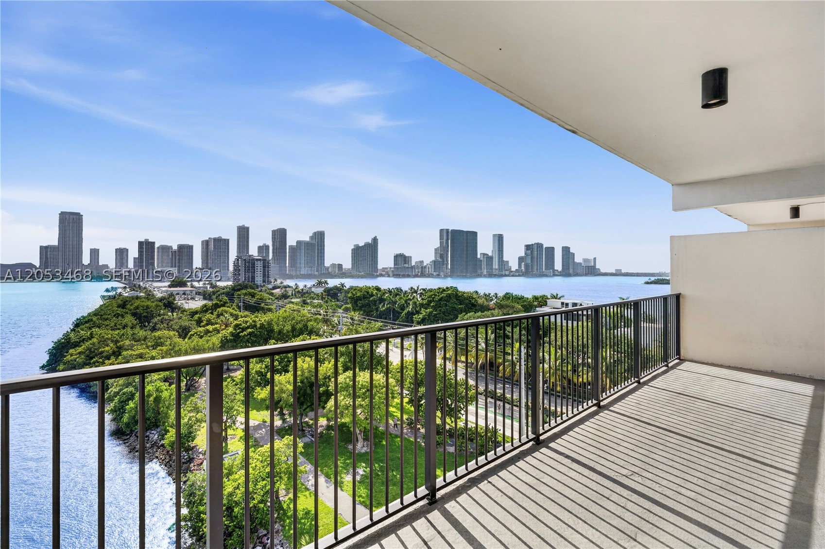 ONE THOUSAND VENETIAN WAY - Residential